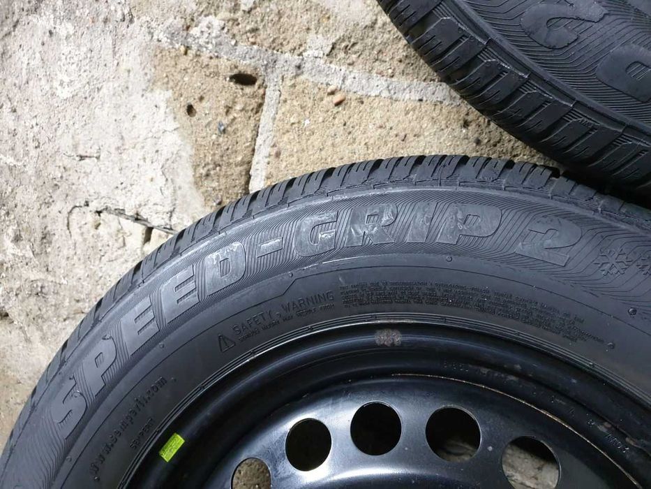 Cztery Opony zimowe 215/65R16 7mm Semperit Speed-Grip 2