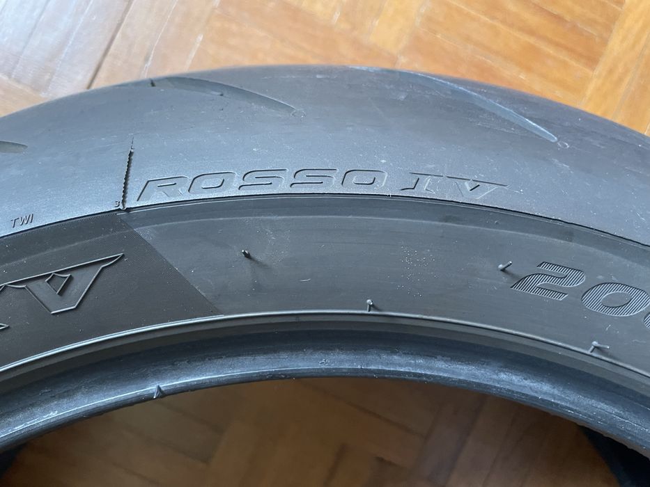 Pneu Pirelli Diablo Rosso IV