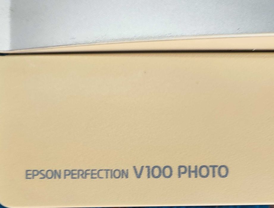 Сканер  Epson perfection v100