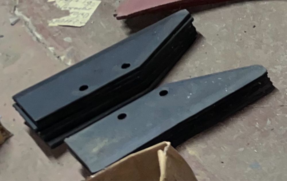 Lemieszyk przedpłużka KVERNELAND RAU 131124  131125