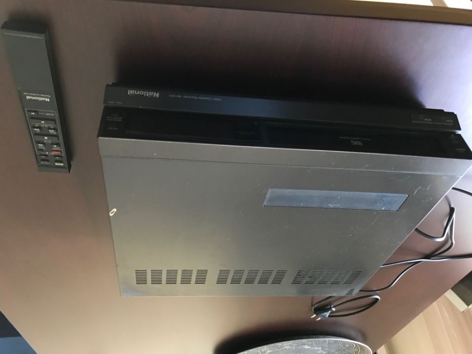 National NV-G11 VHS Player/Recorder64286571985282121