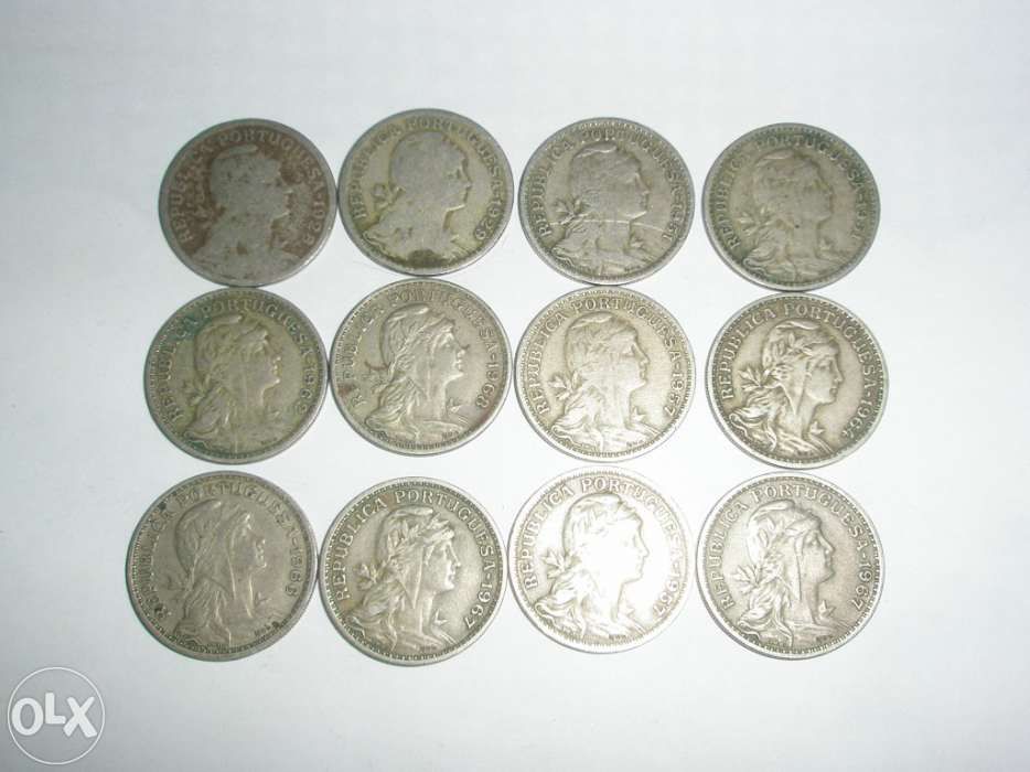 Moedas de 50 centavos e 1$00