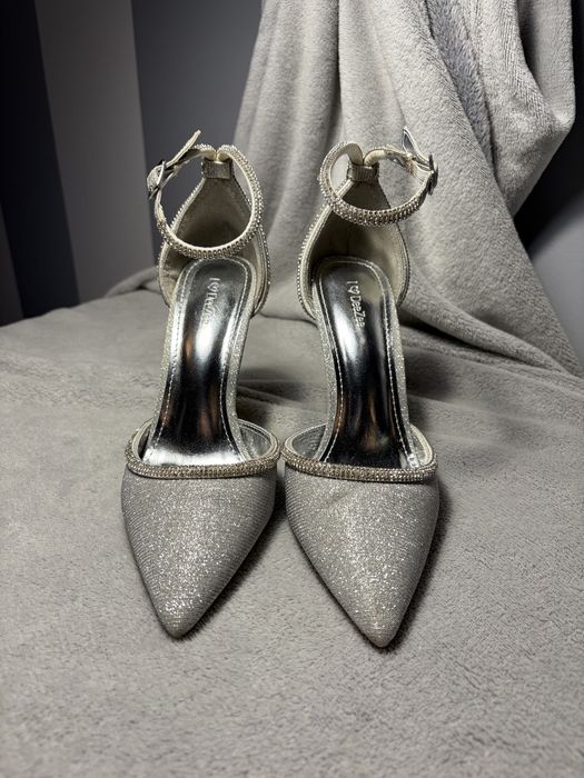 Srebrne szpilki DeeZee