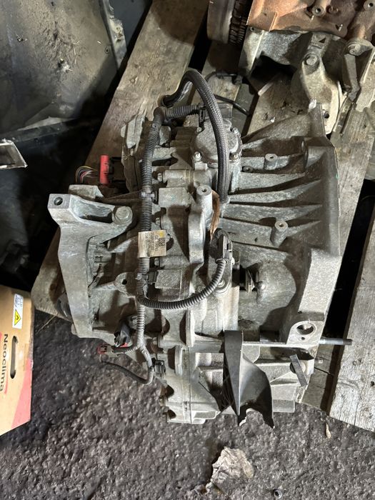 Коробка робот EDC DC4 000 001 Renault Megane 3