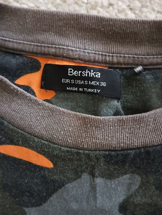 Tshirt 	Berska		Tamanho S	usada em bom estado