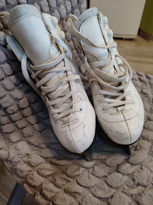 Продам ковзани дівчачі.