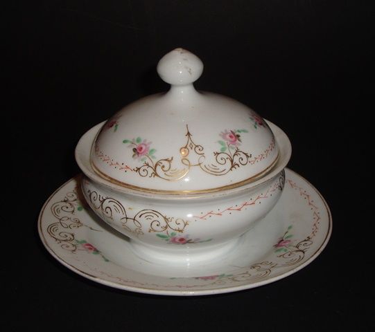 Terrina Pequena com Prato em porcelana