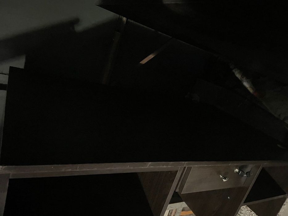 Стіл; тумба під холодильник ; шафа