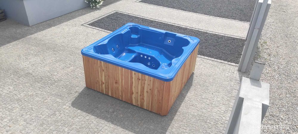 Komfortowe jacuzzi 6-osobowe – relaks w ogrodzie przez cały rok od producenta balia basen