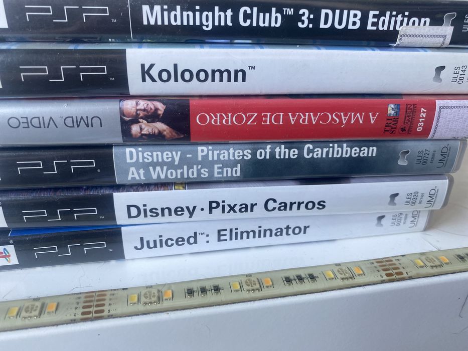 Jogos psp+2 filmes  (vendidos separados preço na descrição)