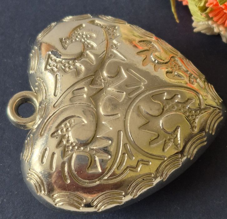 Zawieszka, serce w kolorze srebrnym