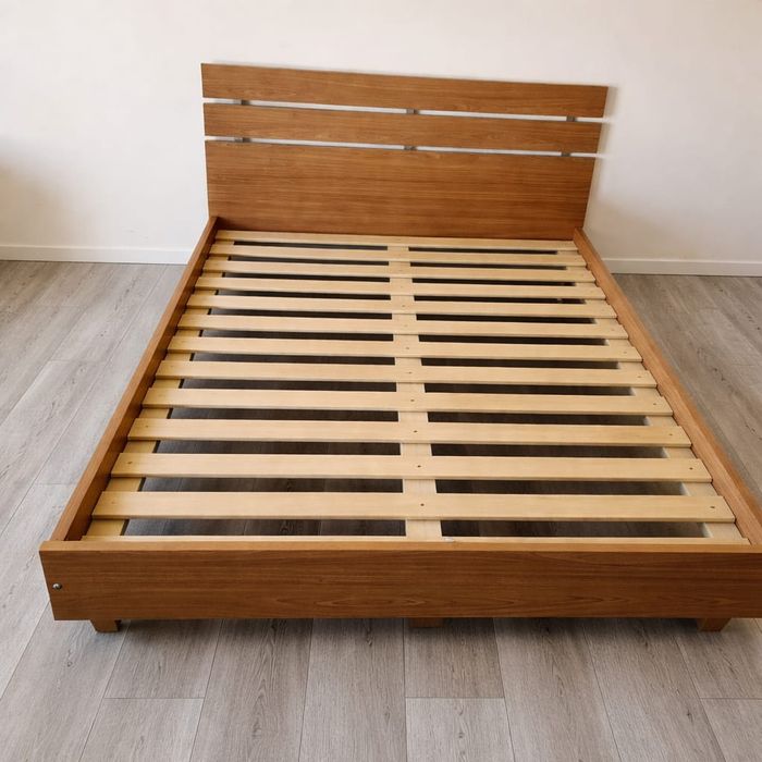 Cama de casal usado