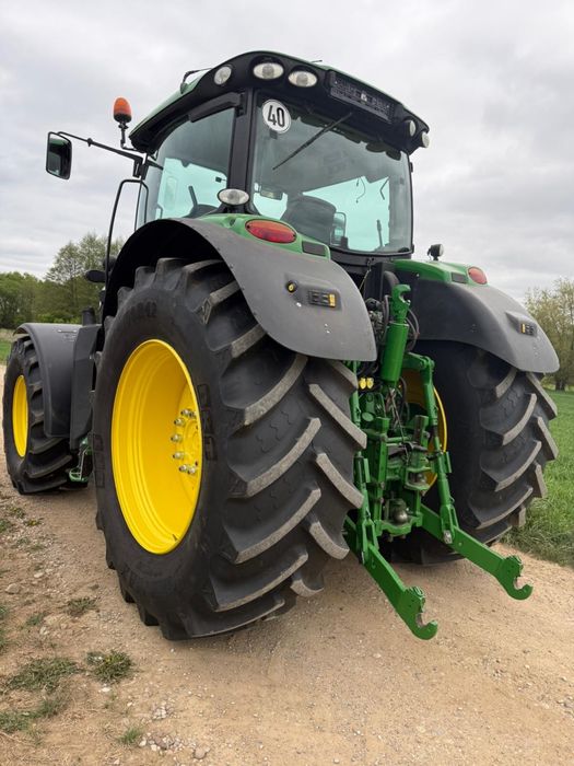 John Deere 6210R