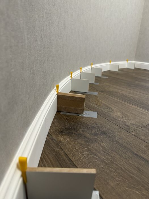 Профессиональная установка, монтаж плинтусов мдф, дюрополимер