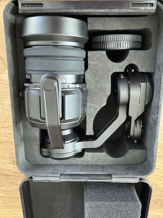 Підвіс з камерою DJI Zenmuse X5