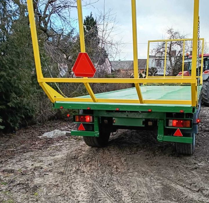 Przyczepa rolnicza do przewozu bel