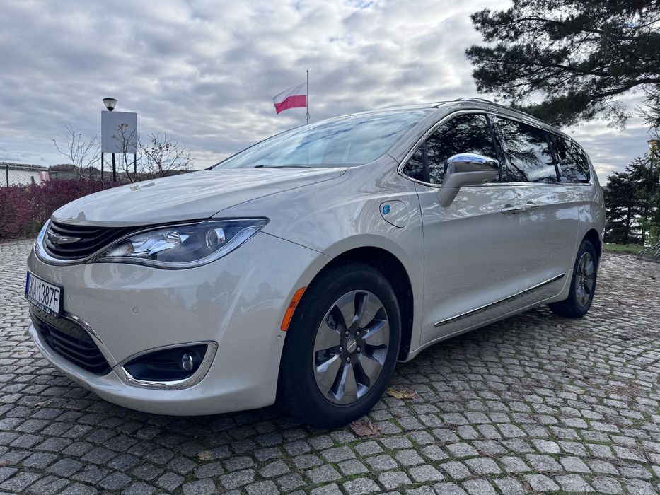 Chrysler Pacifica Hybrid Limited Platinium LEASING ~ VAT23%