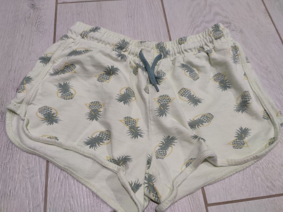 Letnie spodenki r.146