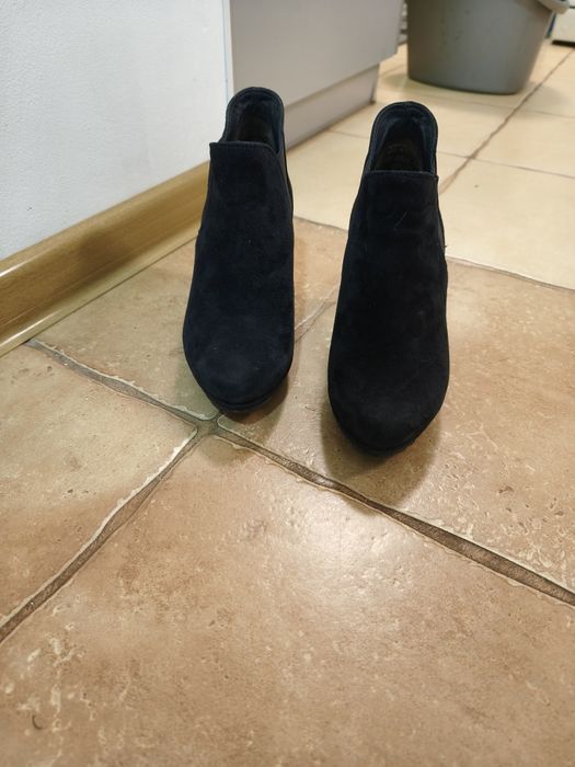 Жіночі ботильйони замшеві