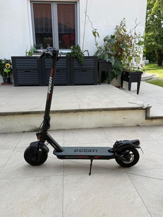 2023 Ducati pro 2 Evo hulajnoga elektryczna