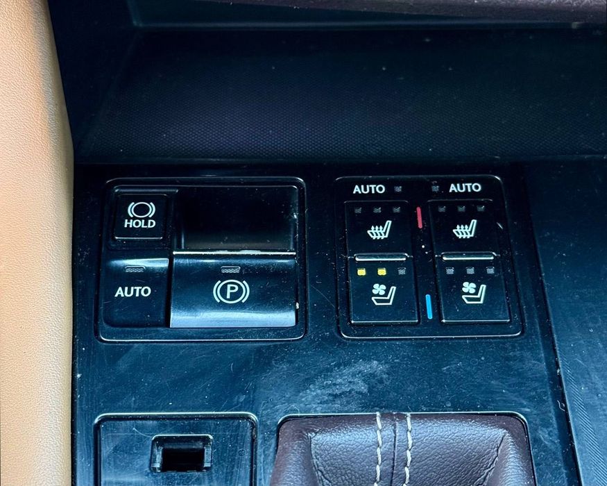 Lexus RX 450h official