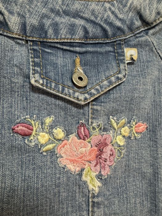 Jeansowa haftowana kurtka z odkrytymi ramionami Authentic Style