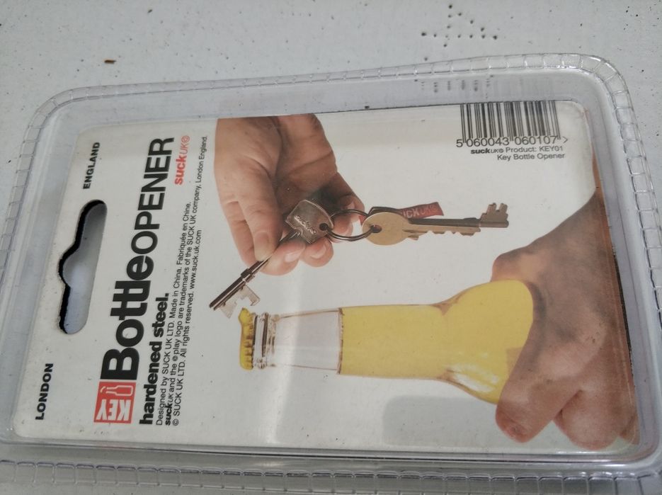 Chave Abre Caricas bottle opener