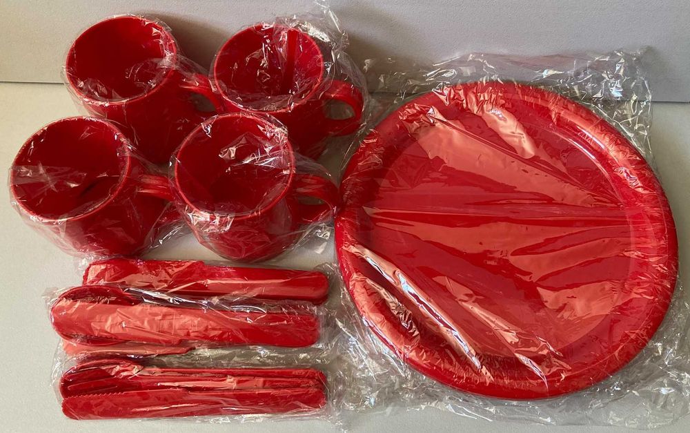 Conjunto Pratos + Talheres + Canecas de Plástico Reutilizável [novo]