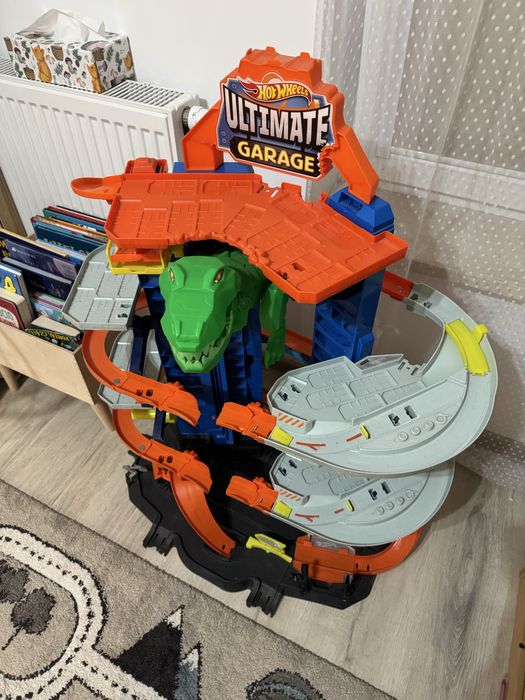 Hot Wheels City Mega Garaż T-Rexa (lub Ultimate Garage)