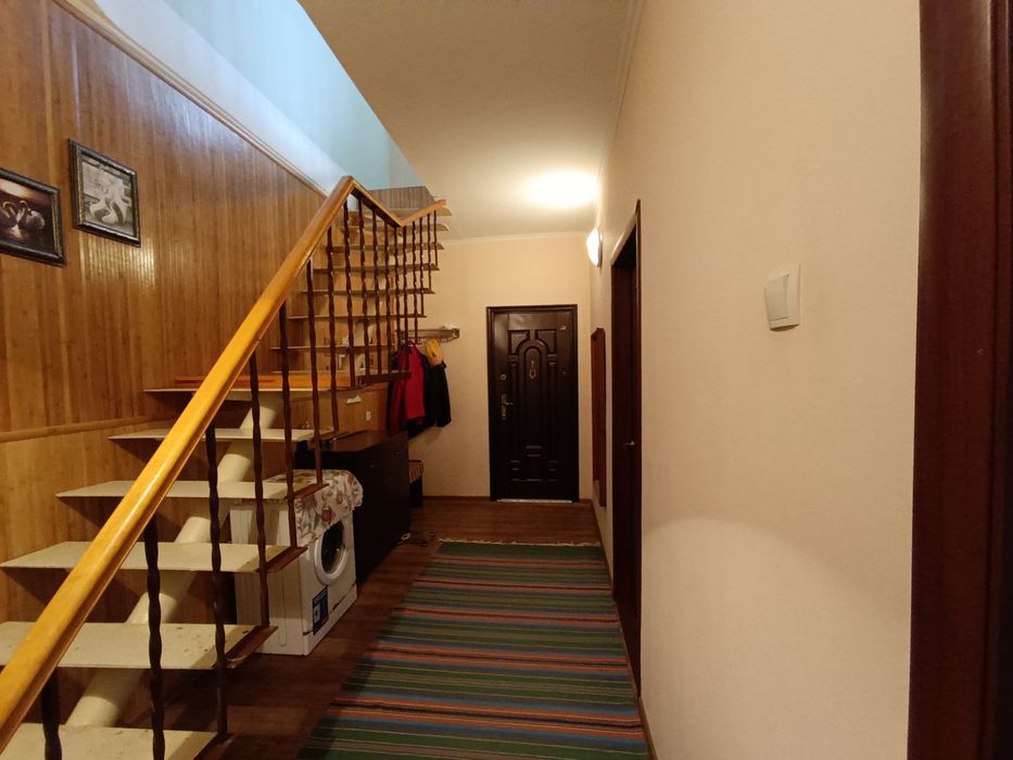 Продається 2х поверховий будинок