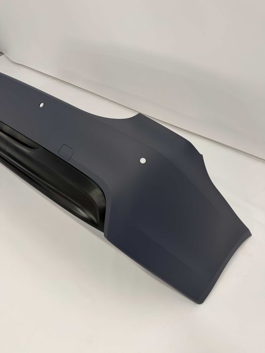 Tylny zderzak do BMW E90 PDC M Pakiet m Tech