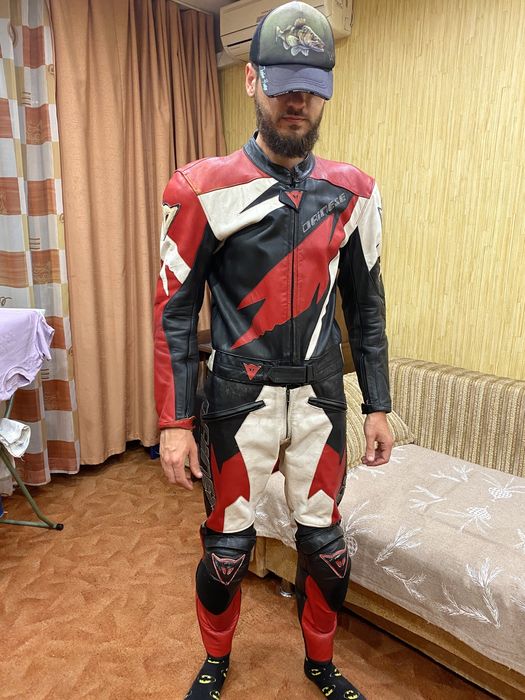 Комбинезон Dainese размер 50, б/у.
