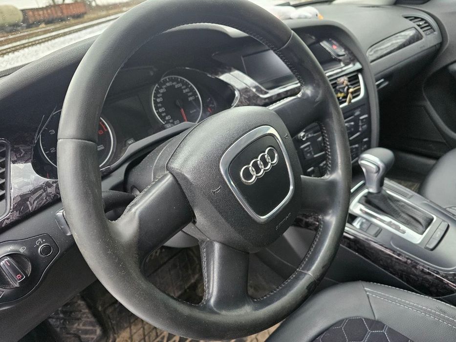 Продам ауді а4 b8