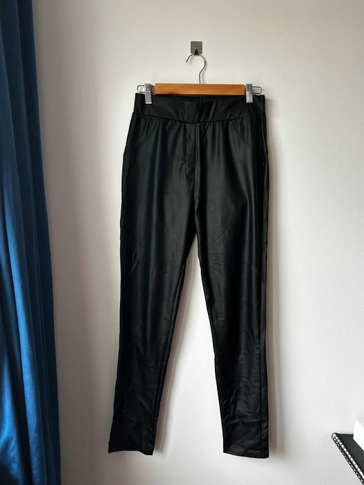 Legginsy czarne śliskie do kozaków z wysokim stanem M-L