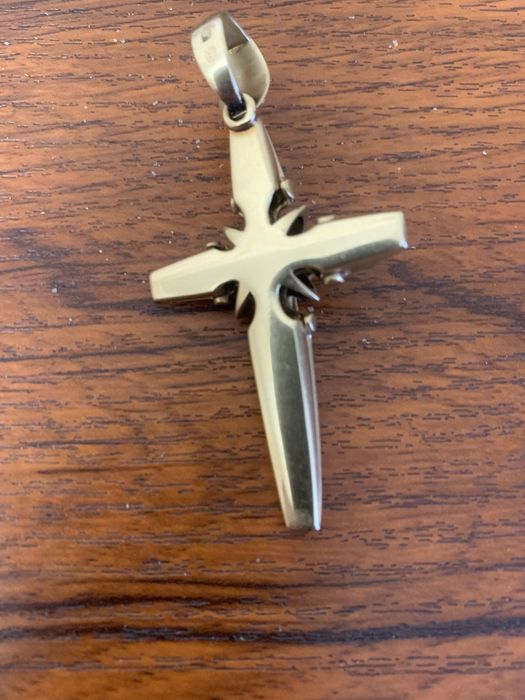 Золотой крест 585 пробы в (лимонка) в идеальном состоянии