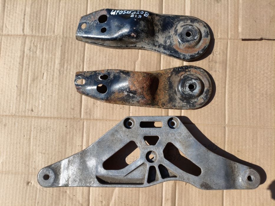 Кронштейн,опора Audi A6C6,Ауди А6С6