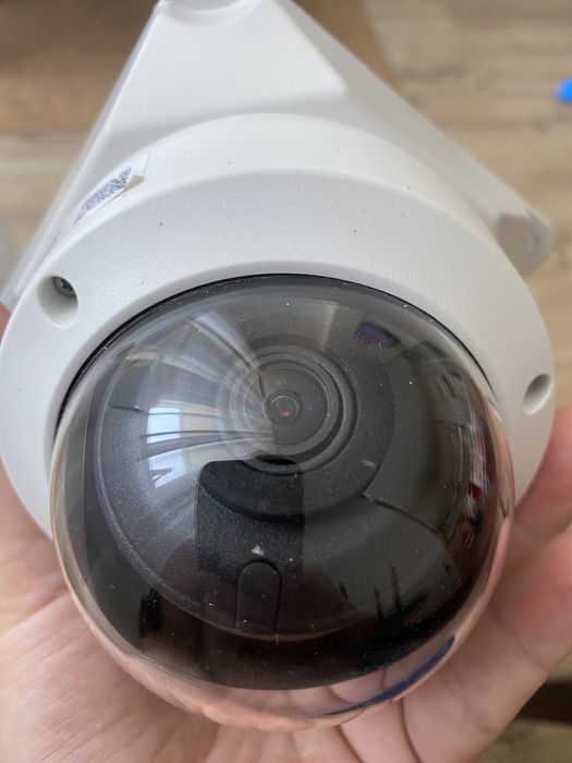 Продам видеокамеру DS-2CD2121G0-IWS