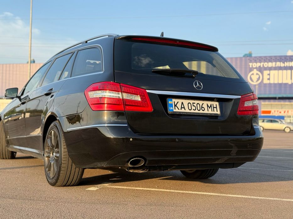 Mercedes-Benz E250 CGI BlueEFFICIENCY W212 2011