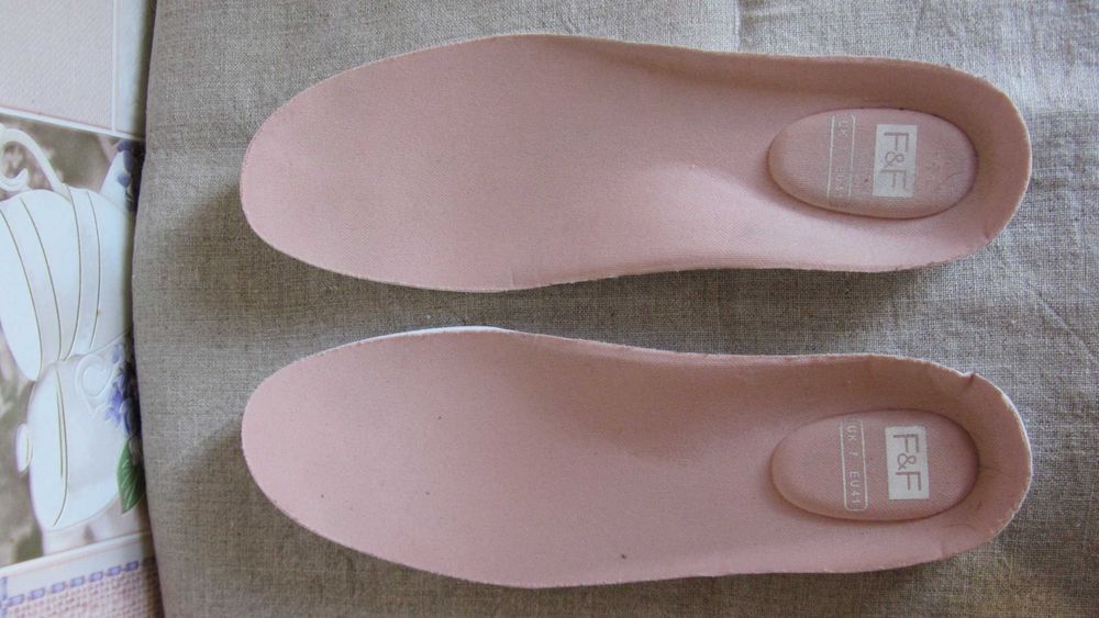 Кроссовки F&F. 41р. стелька 26,3 см