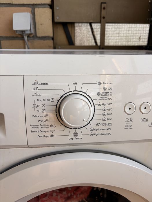 “Máquina de Lavar KUNFT 6Kg – Impecável e a Funcionar Perfeitamente”.