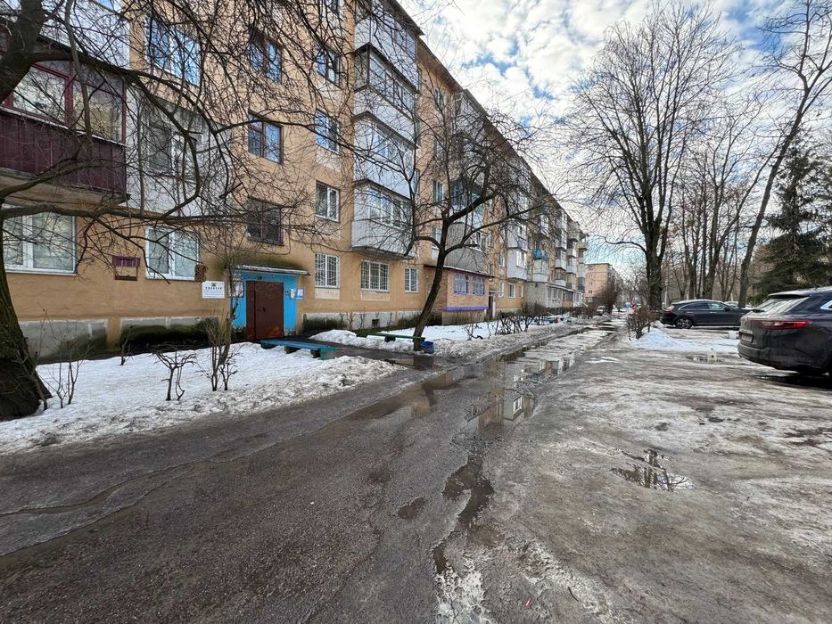 Продаж однокімнатної квартири проспект Космонавтів