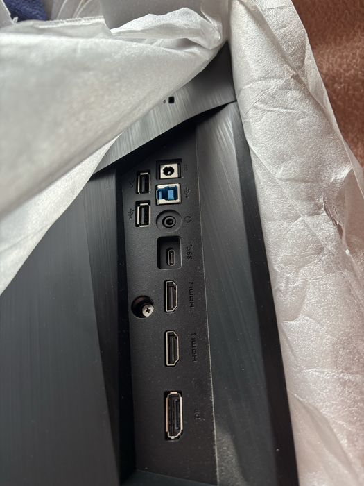 Monitor MSI MAG322CR – 31.5” Curvo – 180Hz – PARA PEÇAS / REPARAÇÃO
