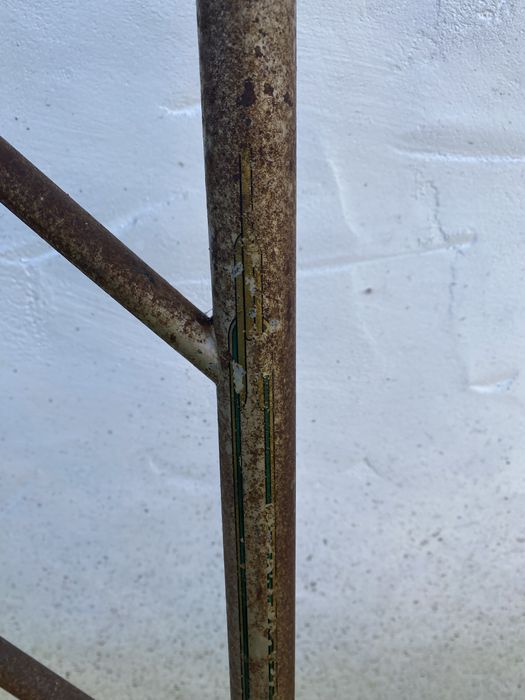 Suporte / expositor antigo bicicletas BSA