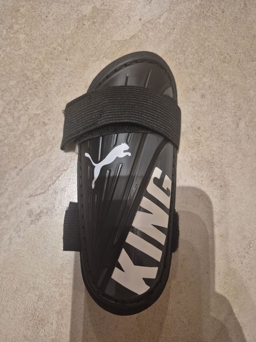 Ochraniacze piłkarskie nagolenniki Puma r.xs
