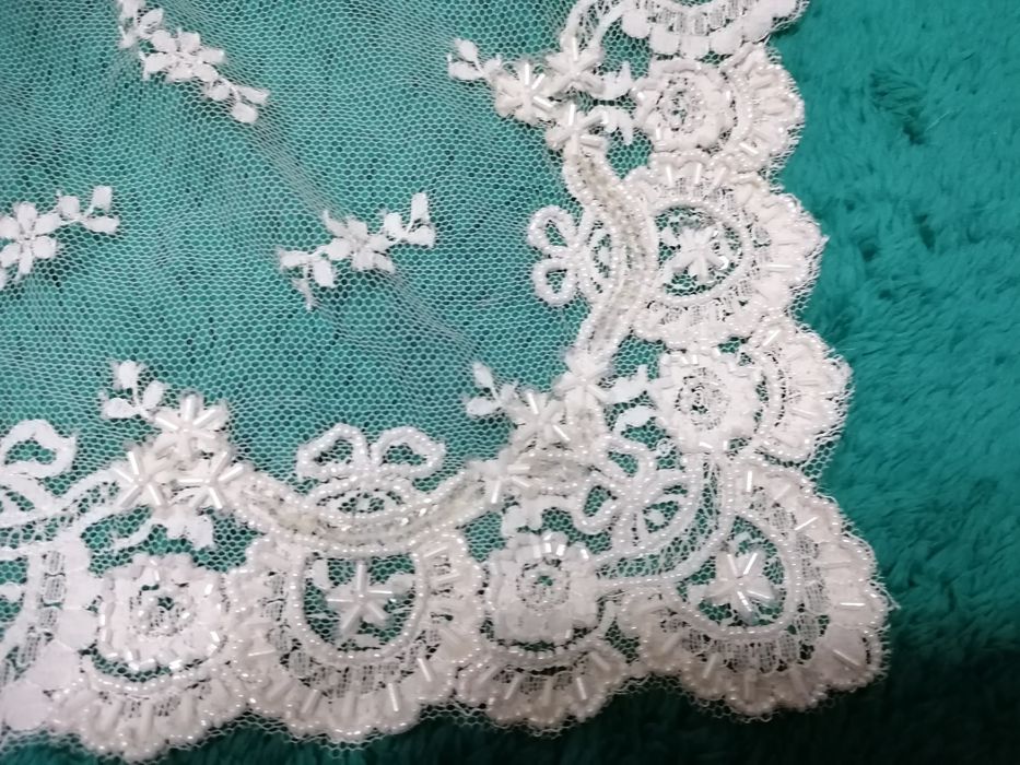 Lenço antigo rendado e xaile branco
