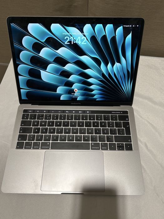 Macbook pro 13” 2020 i5 Touch bar 8 GB SSD 128 GB