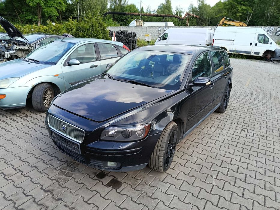 Volvo V50 2.4D5 2006r NA CZĘŚCI