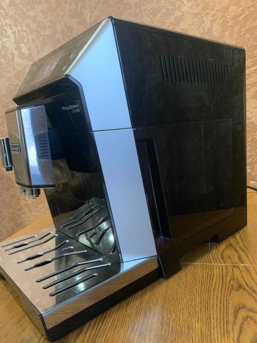 Кавоварка, Кавомашина Delonghi PrimaDonna CLASS ECAM 556.55 SB