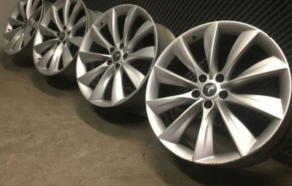 Диски поштучно Tesla model R19