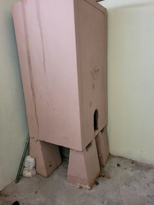 Depósito para vinho em cimento